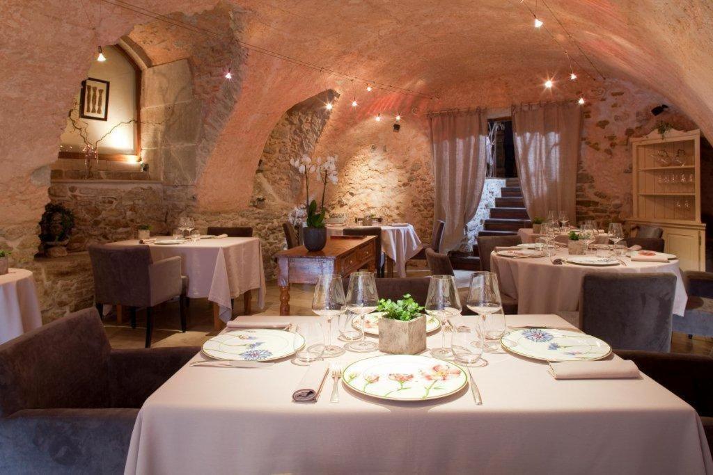 Hotel Les Remparts Mirepoix  Exterior photo